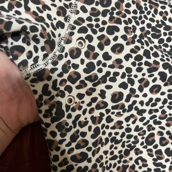 Like new Women’s Nike leopard animal print crewneck pullover - Picture 5 of 5